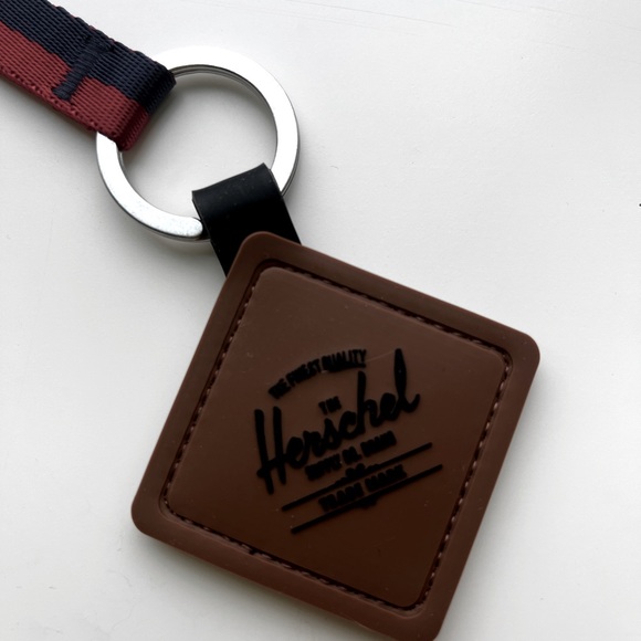 Herschel Supply Keychain \ Keyring - Picture 3 of 5